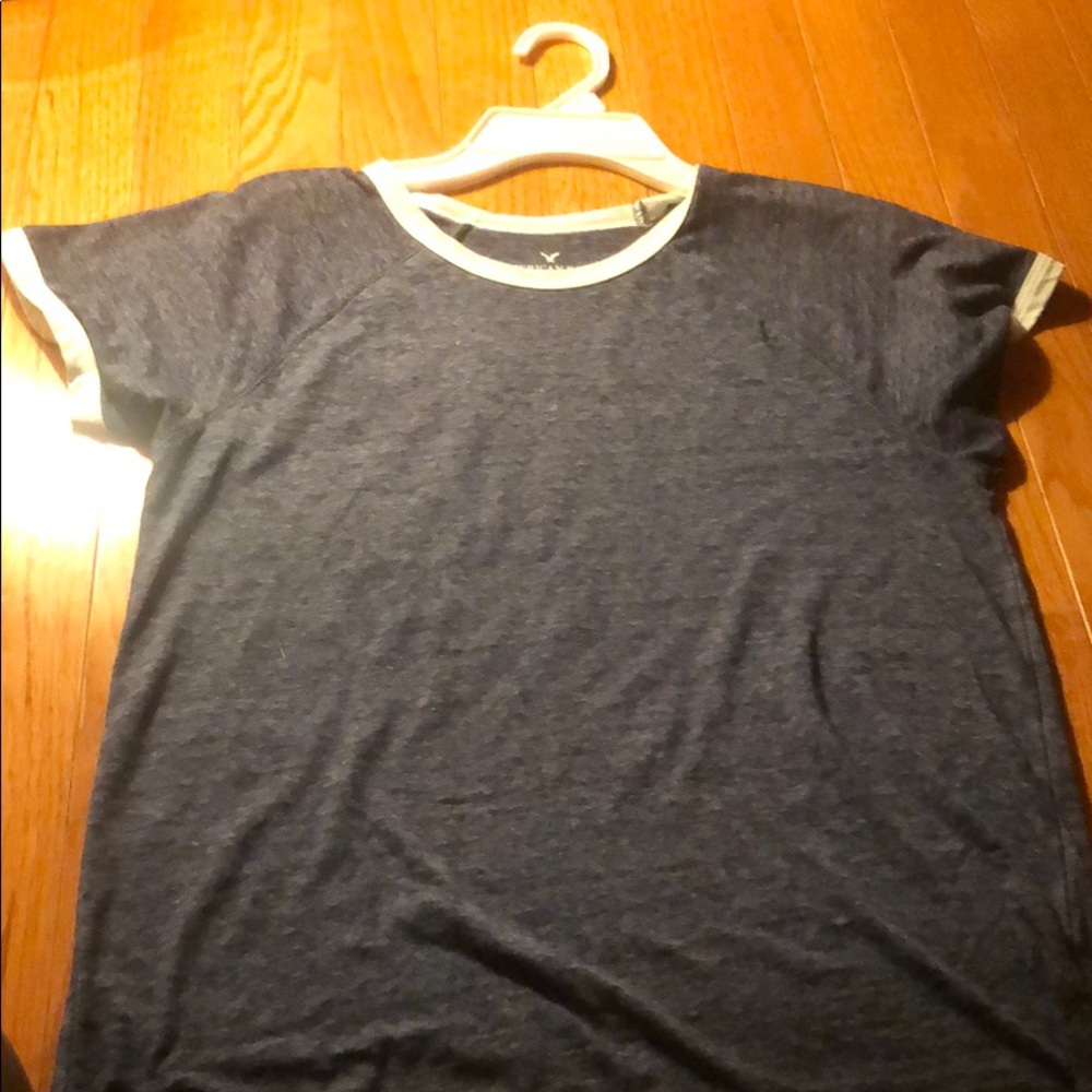 AMERICAN EAGLE blue with white detail top
